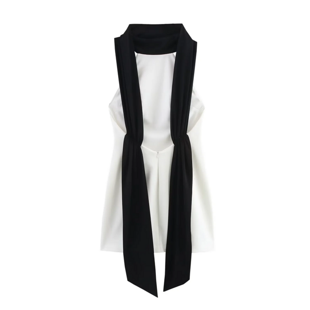 Anika | Weißes Mini-Kleid mit Neckholder und schulterfreiem Design