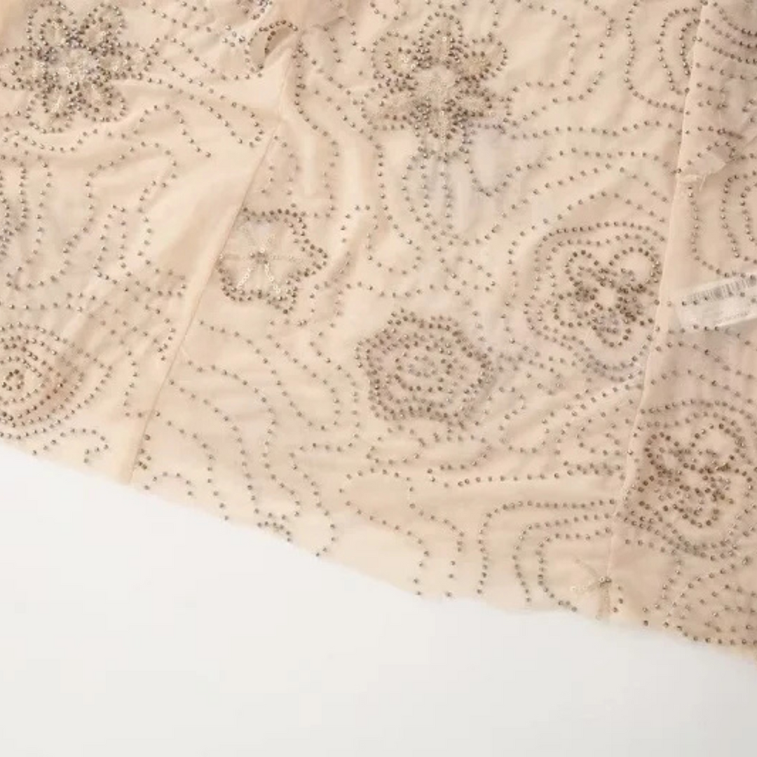Renate | Glitzerndes rückenfreies Sommerkleid mit Rüschen