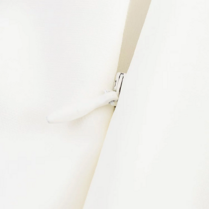 Anika | Weißes Mini-Kleid mit Neckholder und schulterfreiem Design